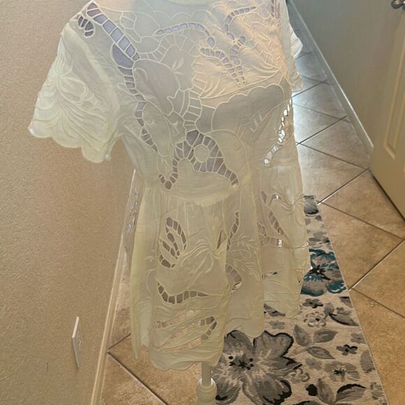 Guadalupe Size M Chloe Embroidered Peplum Blouse Off White Coastal Feminine NWT - Picture 6 of 13